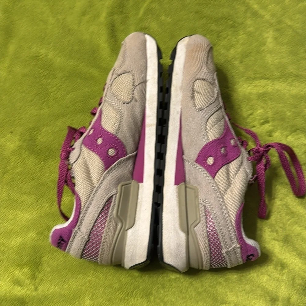 Saucony Women’s Shadow Original Beige & Purple Athletic Running Shoes Size 9